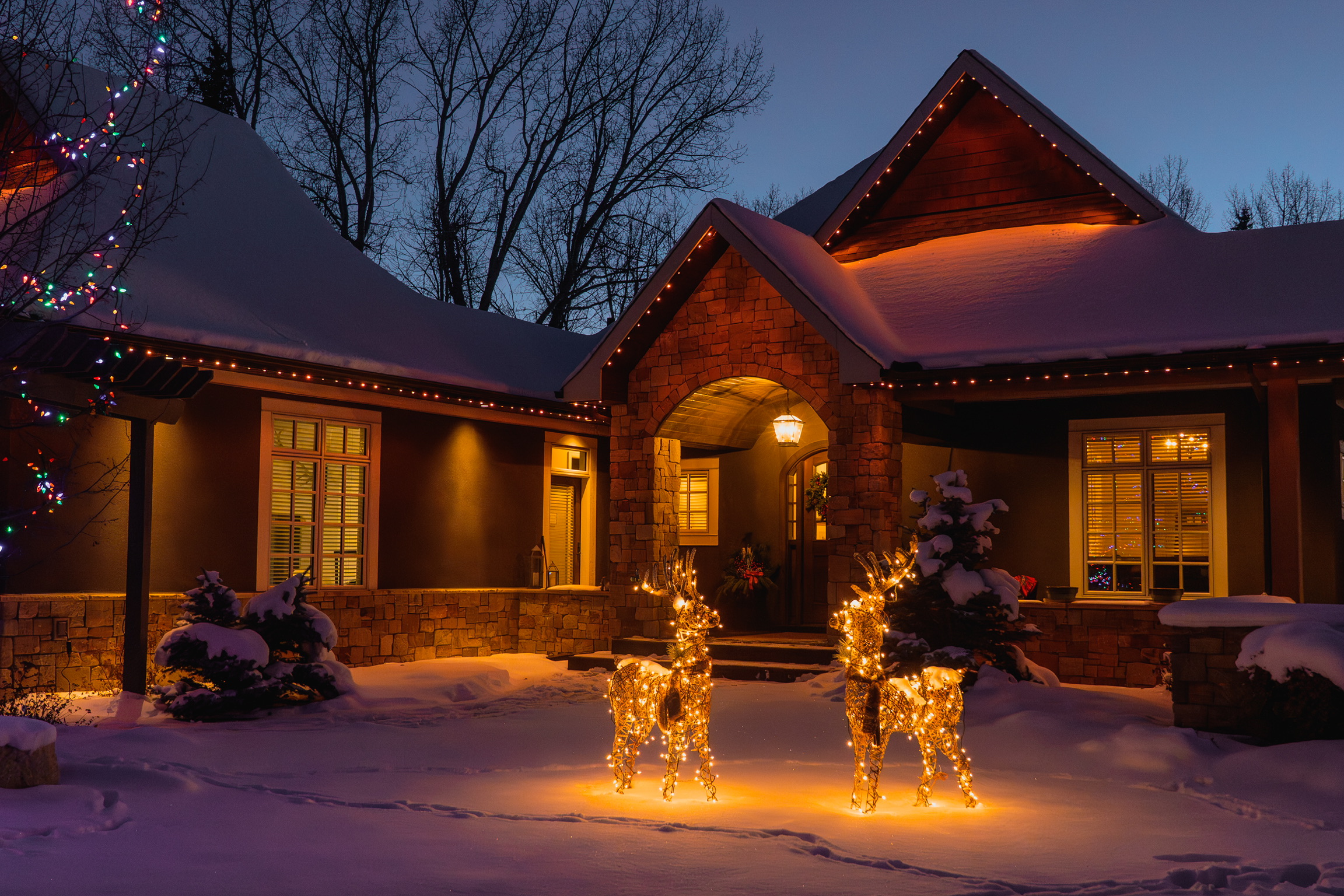 Permanent holiday lighting installation in Calgary – year-round LED by Lior Lighting